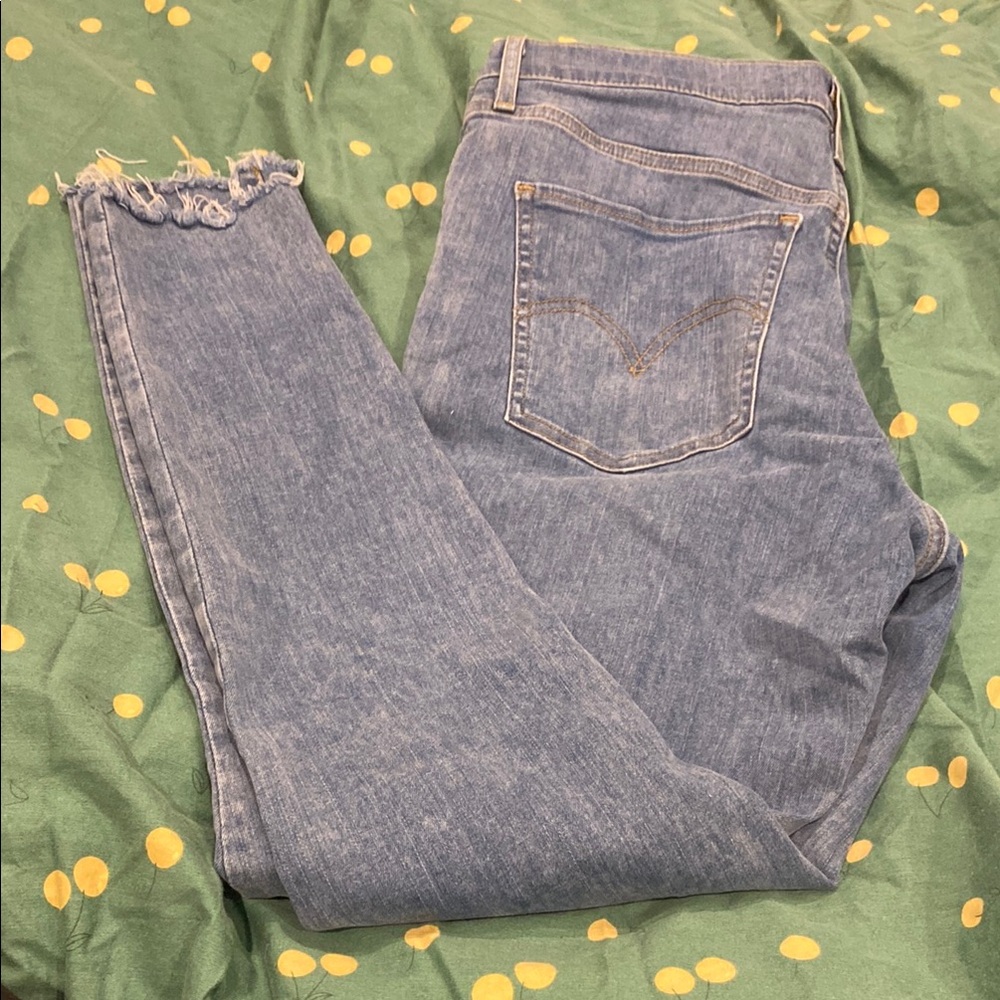 Like New Levi’s Mile High Super Skinny Jeans